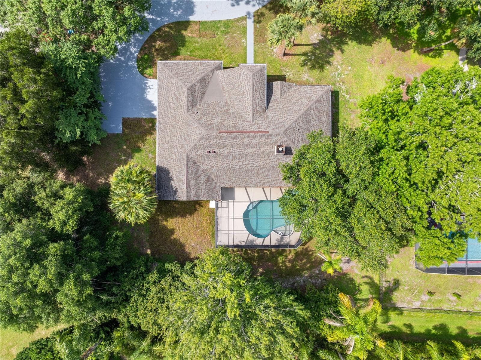 2082 CAMELOT BOULEVARD — photo 80 of 86