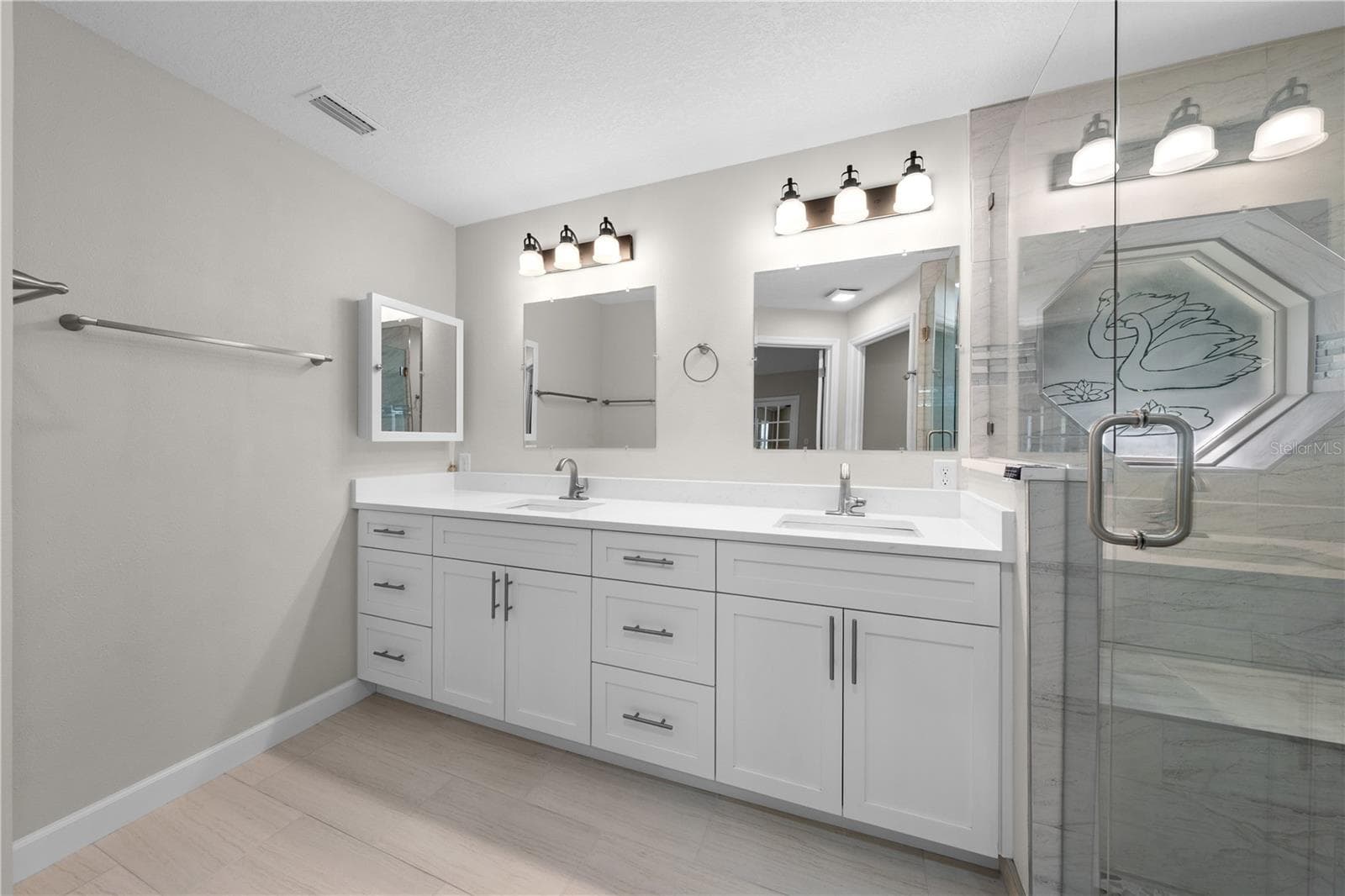 2082 CAMELOT BOULEVARD — photo 44 of 86
