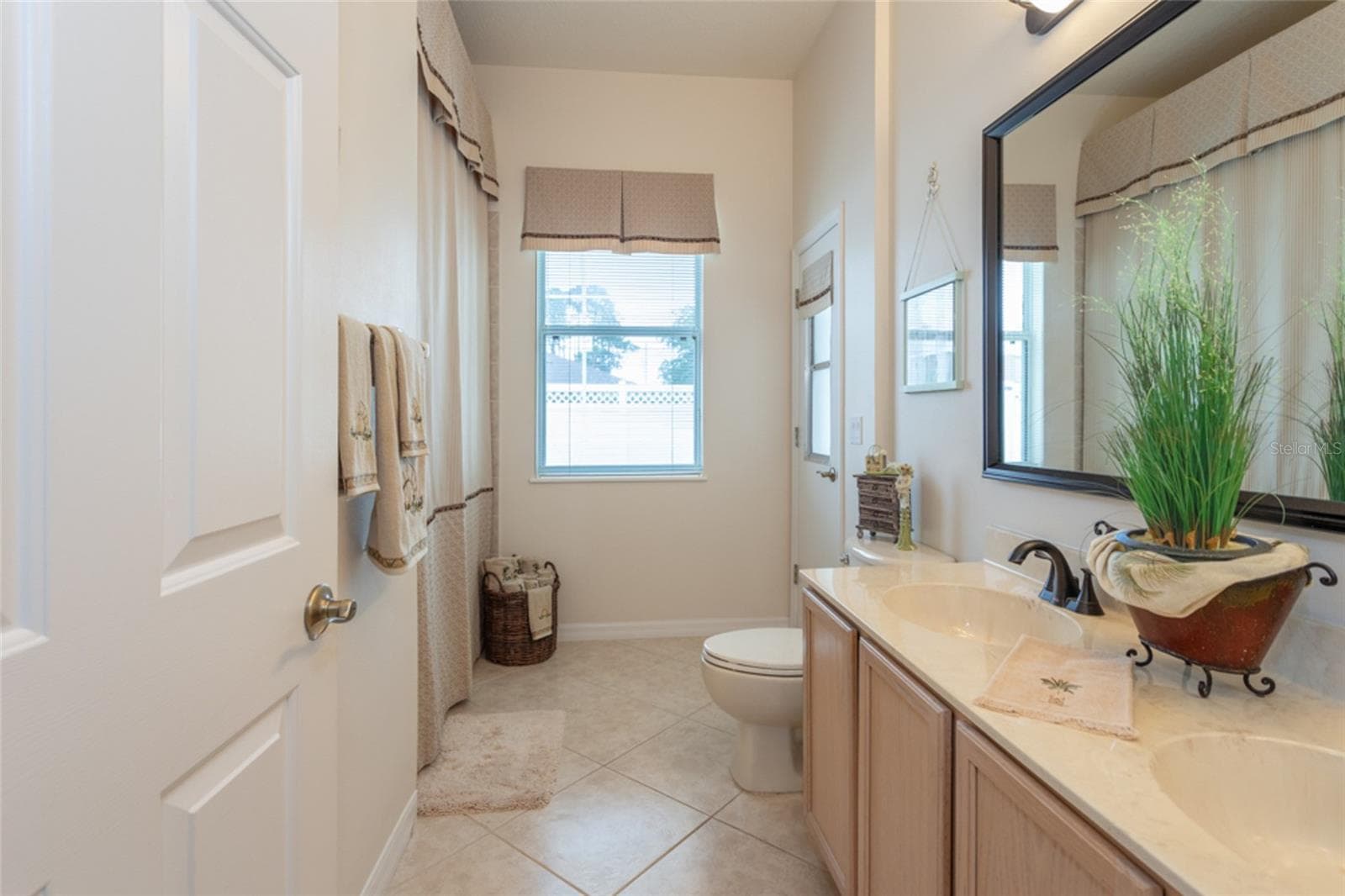 4 EAGLE PLACE — photo 25 of 33