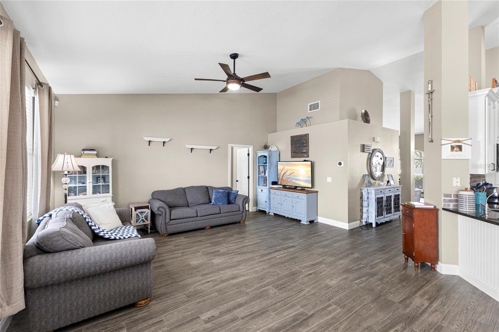 4038 LITHIA RIDGE BOULEVARD — photo 7 of 49