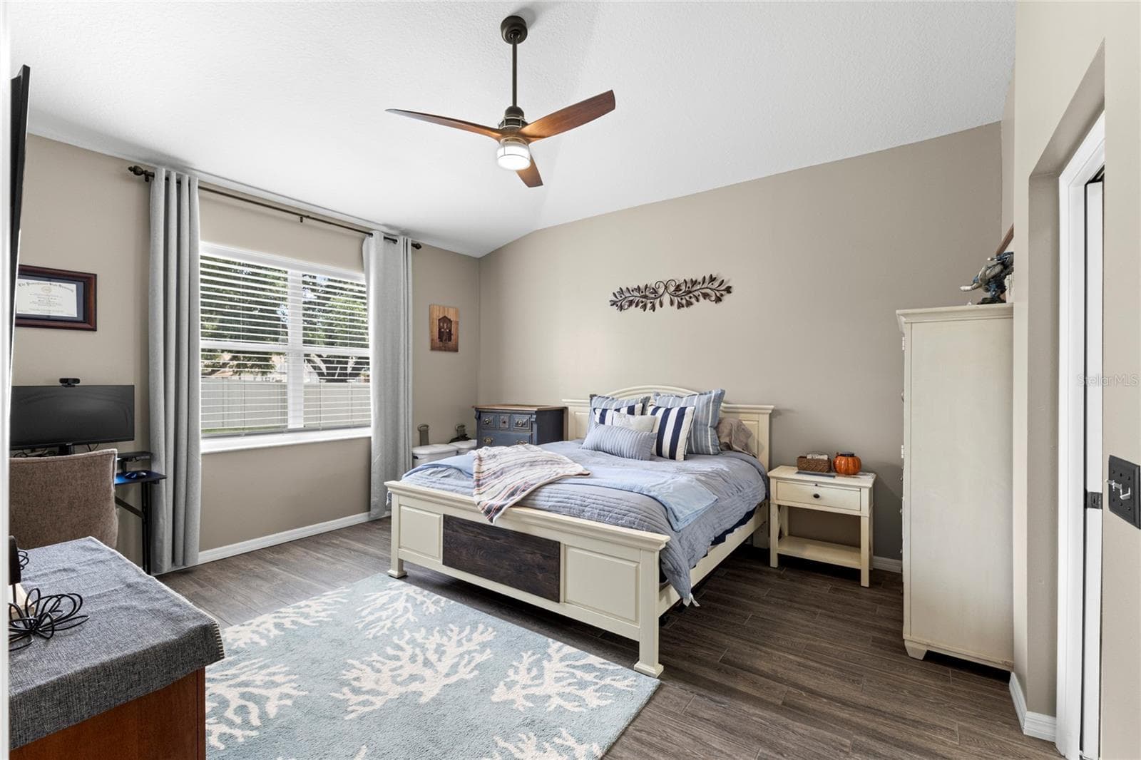 4038 LITHIA RIDGE BOULEVARD — photo 14 of 49