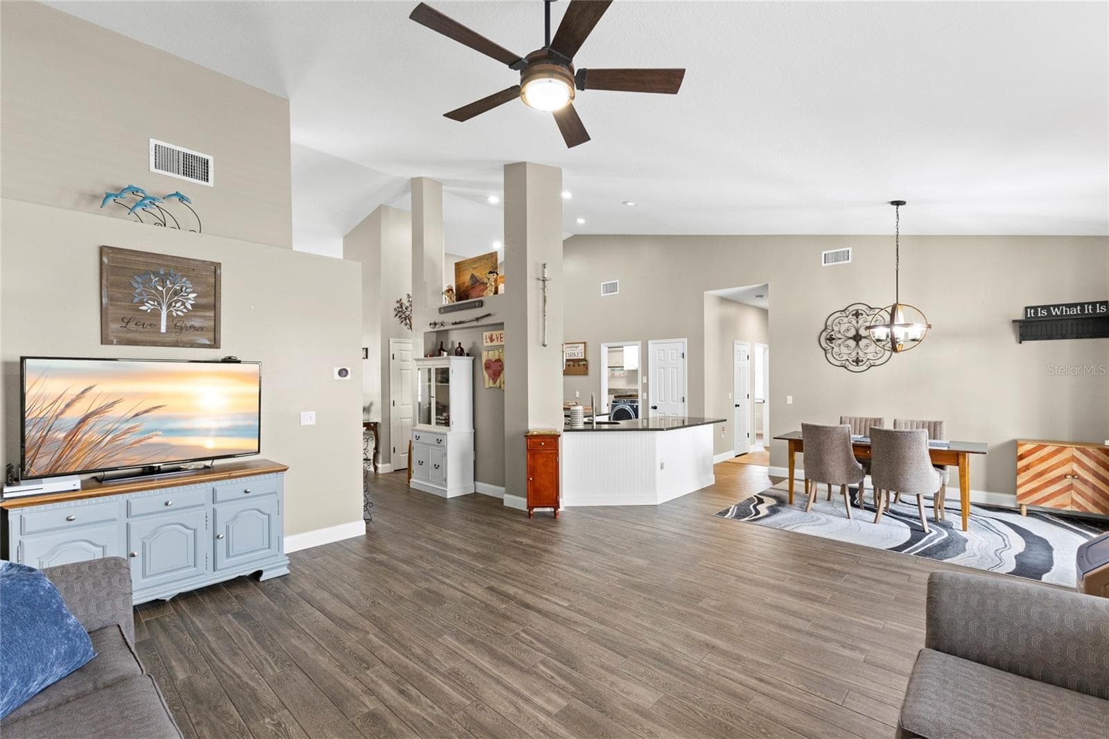 4038 LITHIA RIDGE BOULEVARD — photo 8 of 49