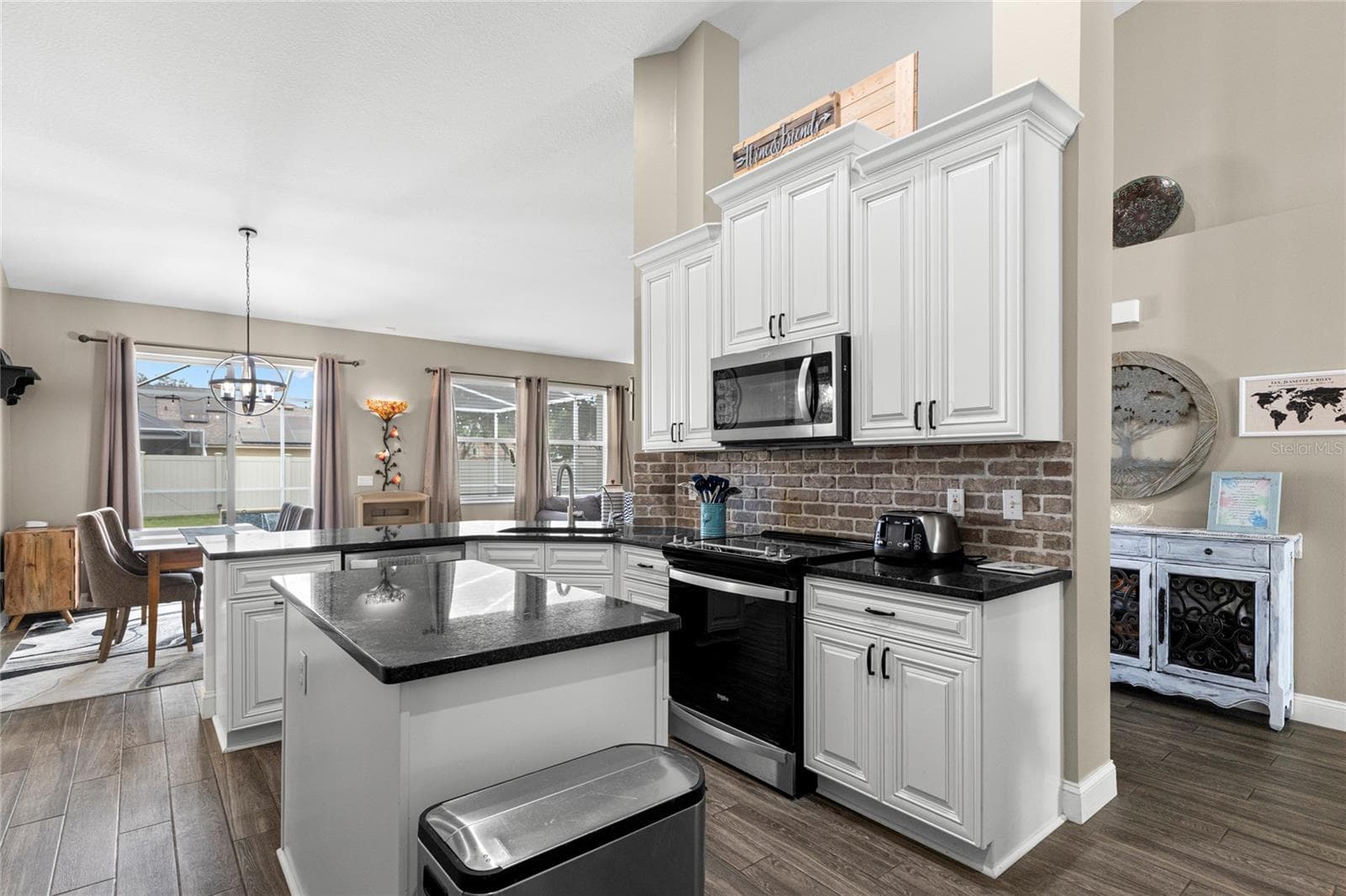4038 LITHIA RIDGE BOULEVARD — photo 11 of 49