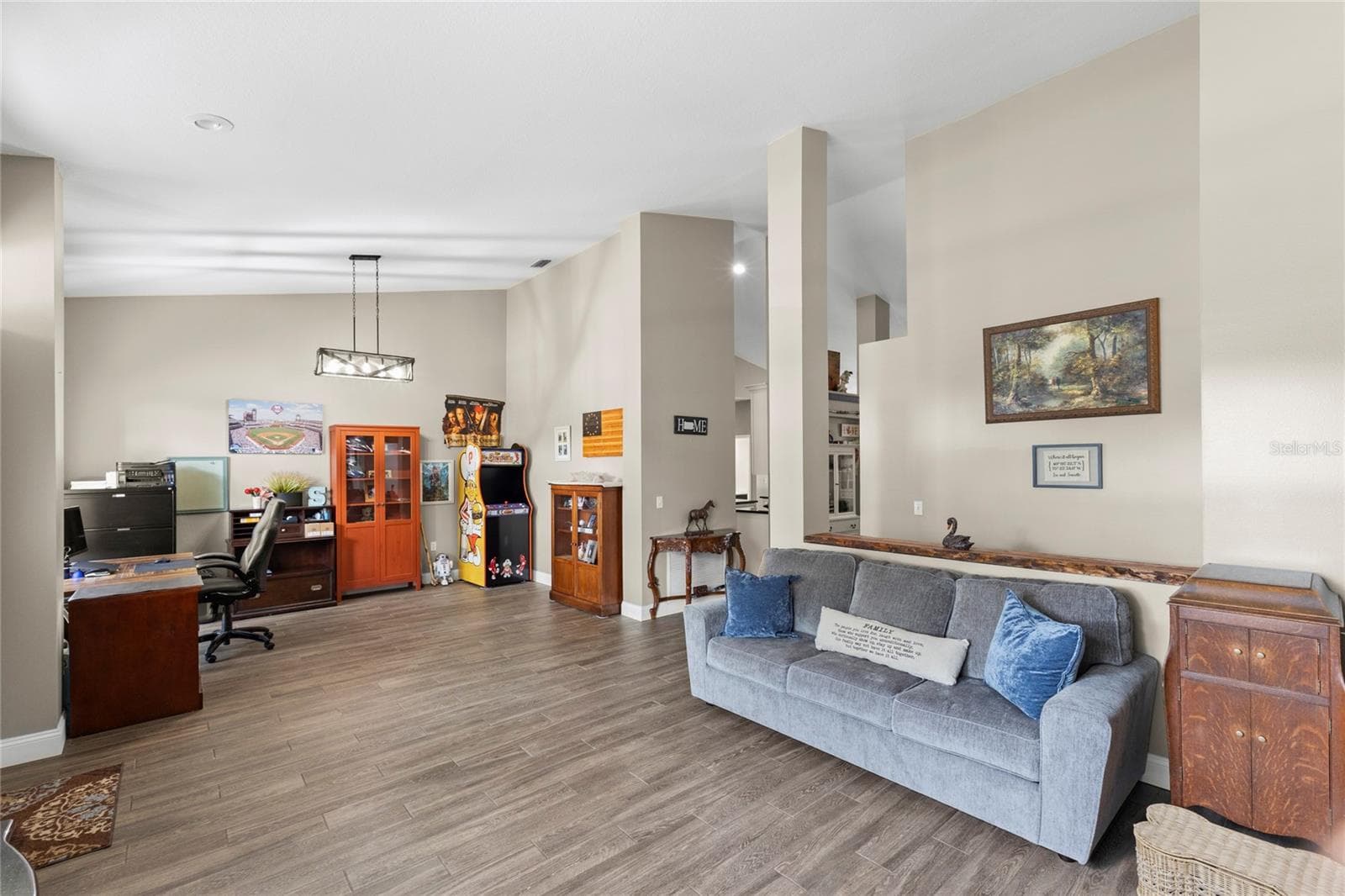 4038 LITHIA RIDGE BOULEVARD — photo 4 of 49