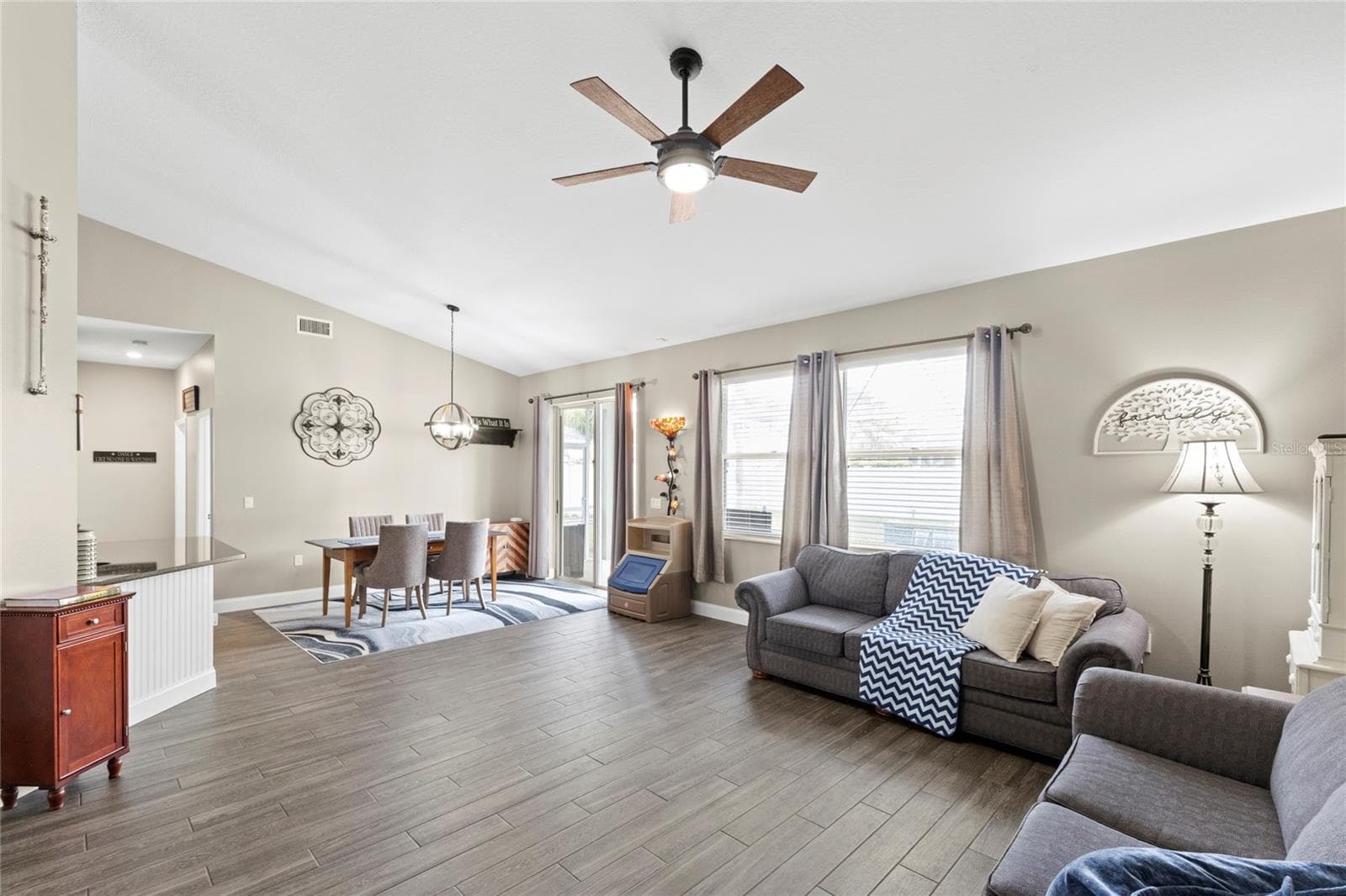 4038 LITHIA RIDGE BOULEVARD — photo 6 of 49