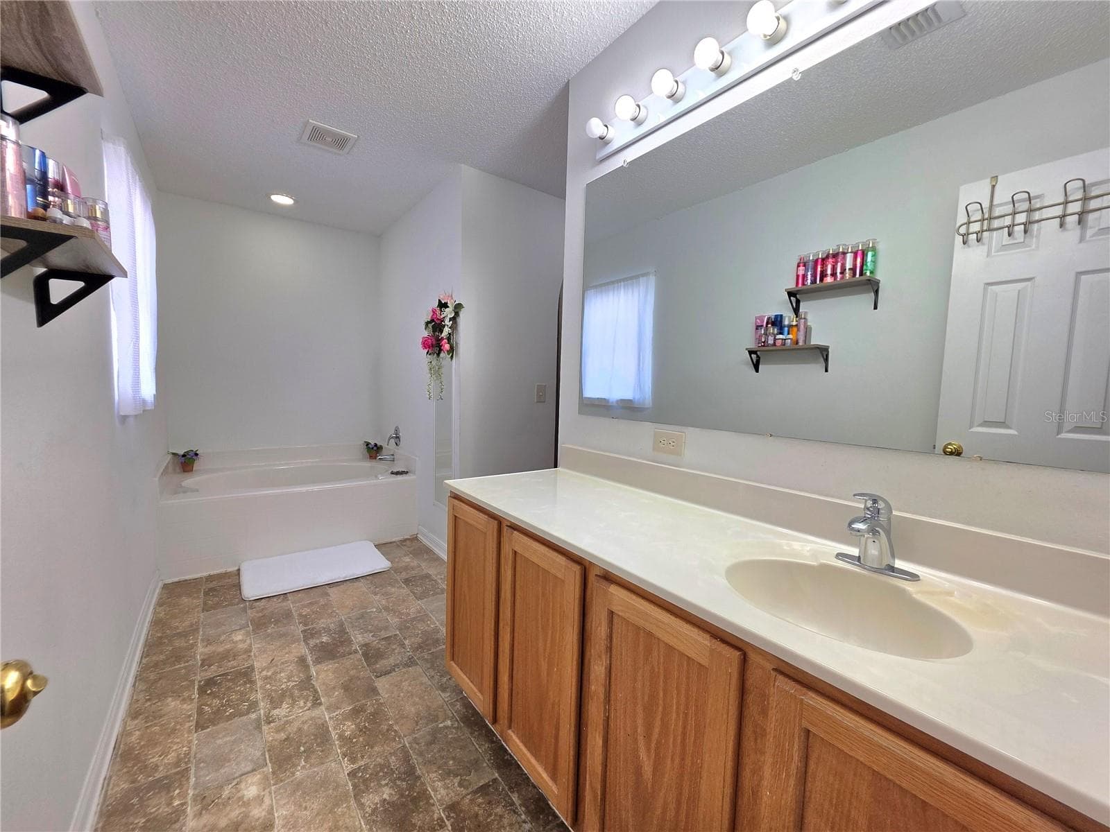 9055 PEMBERTON STREET — photo 25 of 33