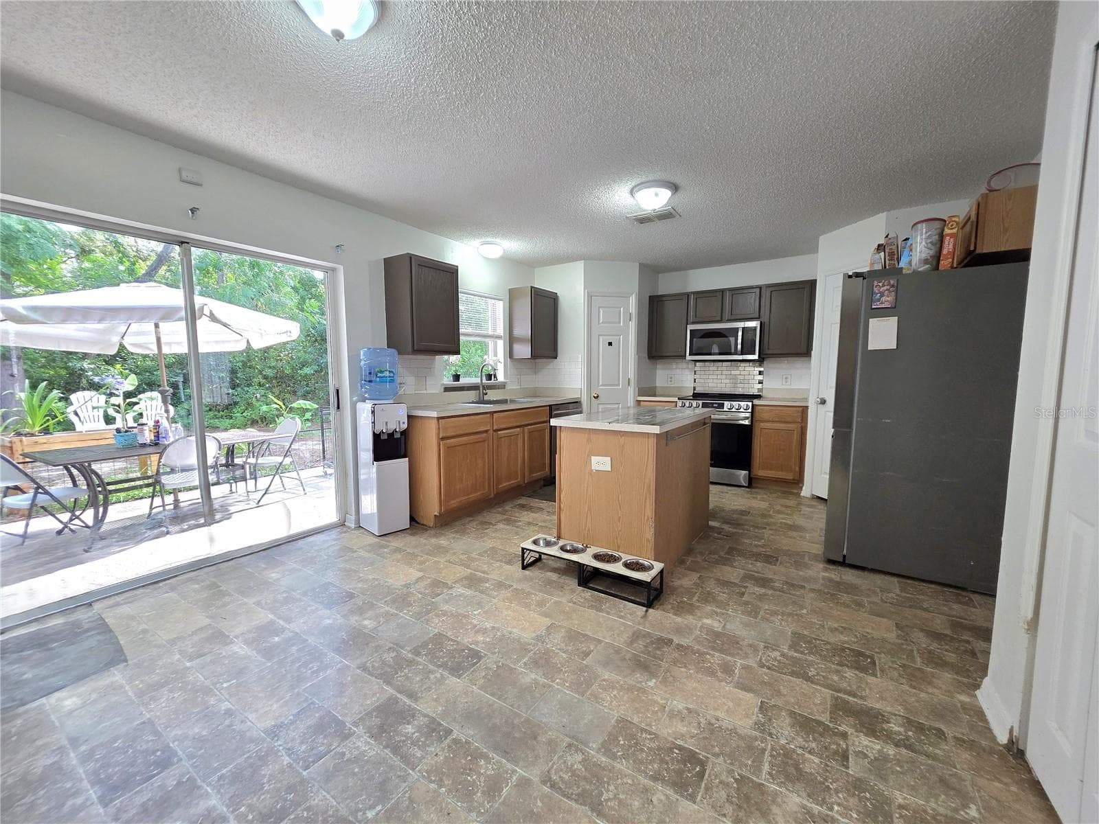 9055 PEMBERTON STREET — photo 6 of 33