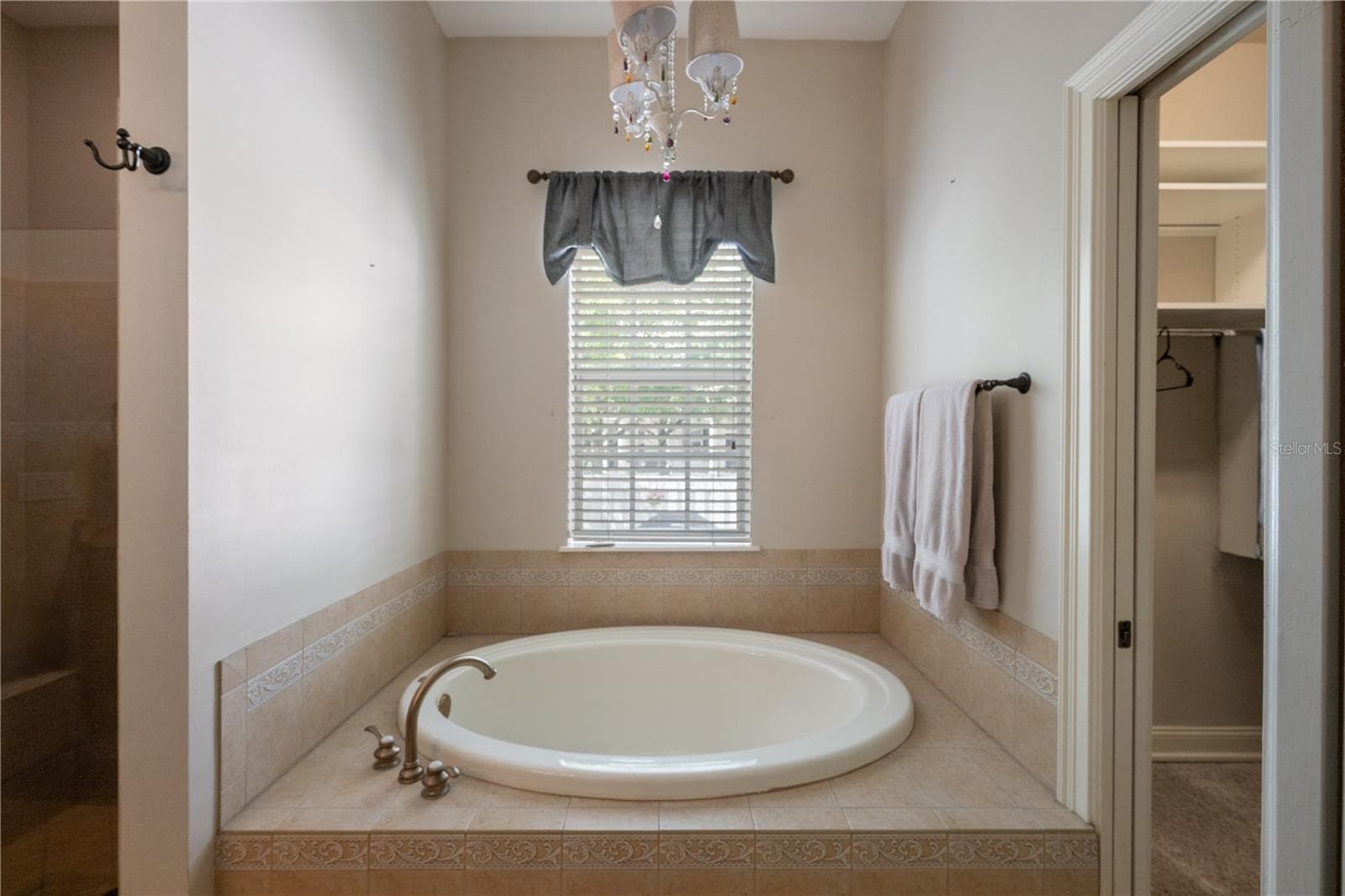 2293 OSPREY AVENUE — photo 22 of 45