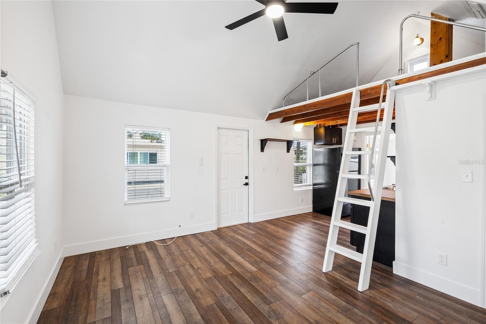 13707 PLYMOUTH STREET — photo 4 of 33