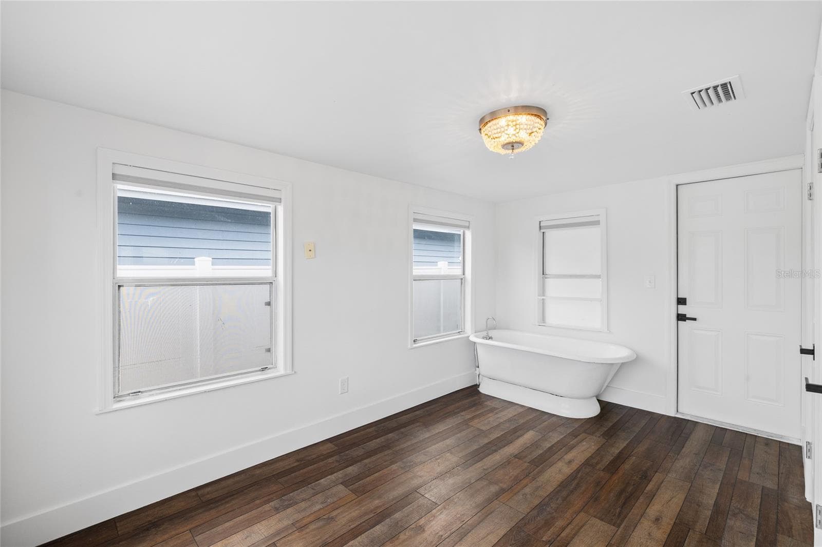 13707 PLYMOUTH STREET — photo 14 of 33