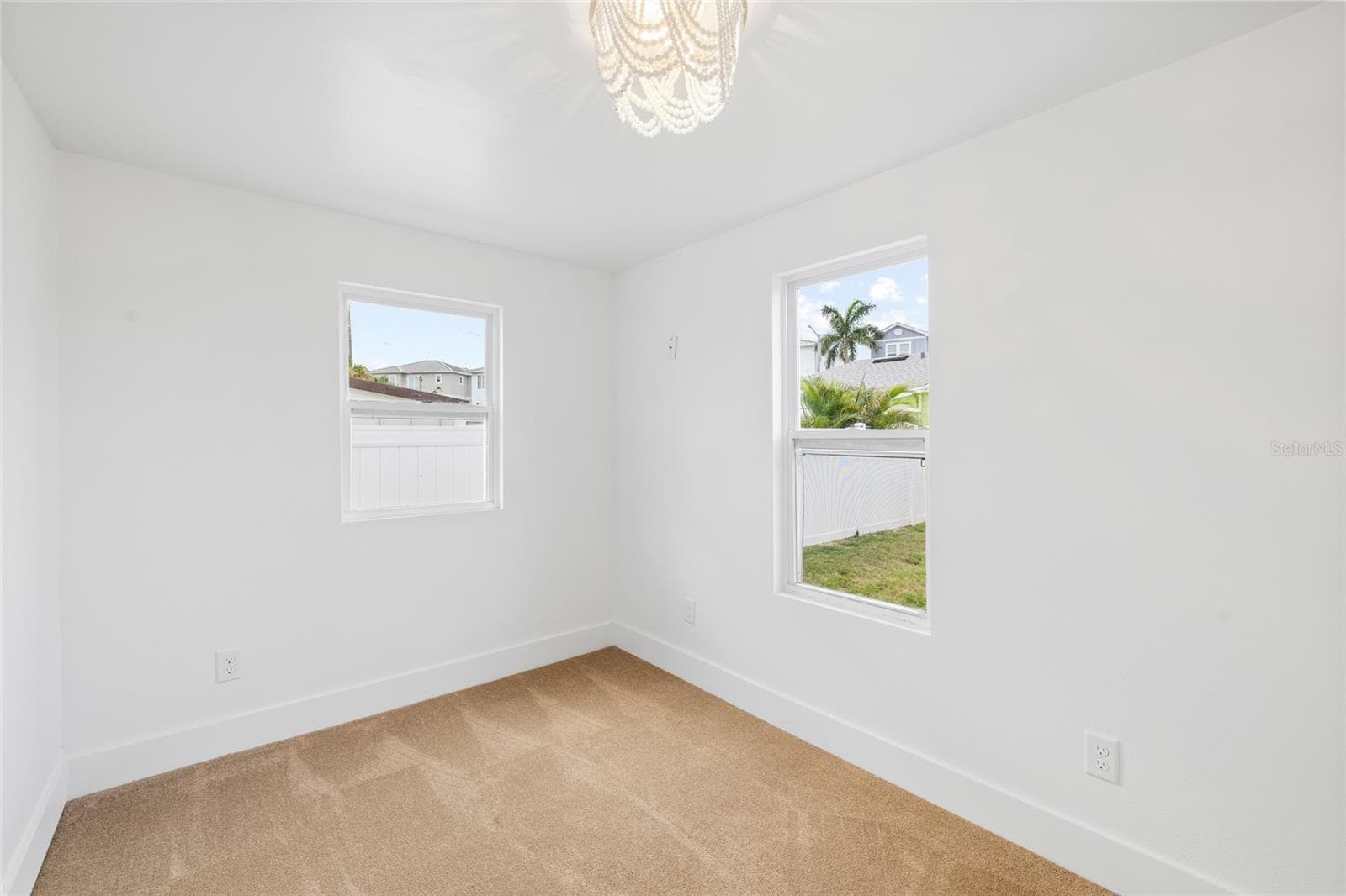13707 PLYMOUTH STREET — photo 12 of 33