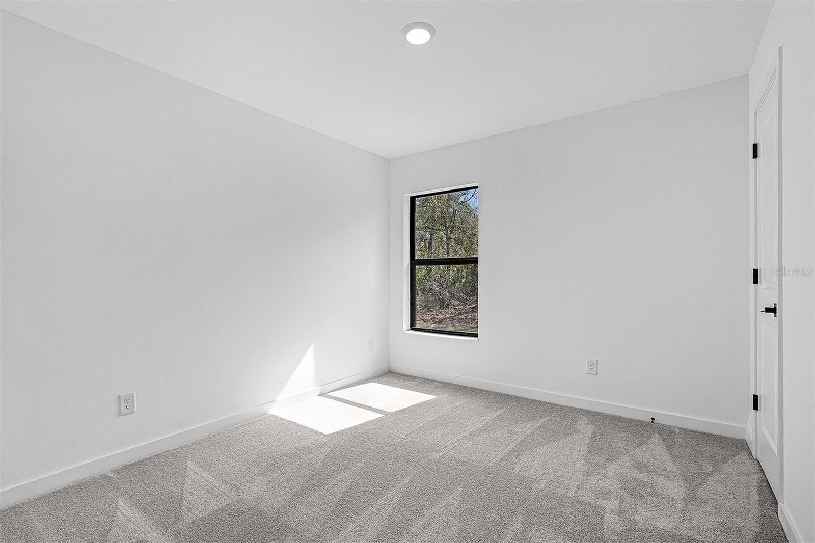 4081 LONGWELL LANE — photo 17 of 20