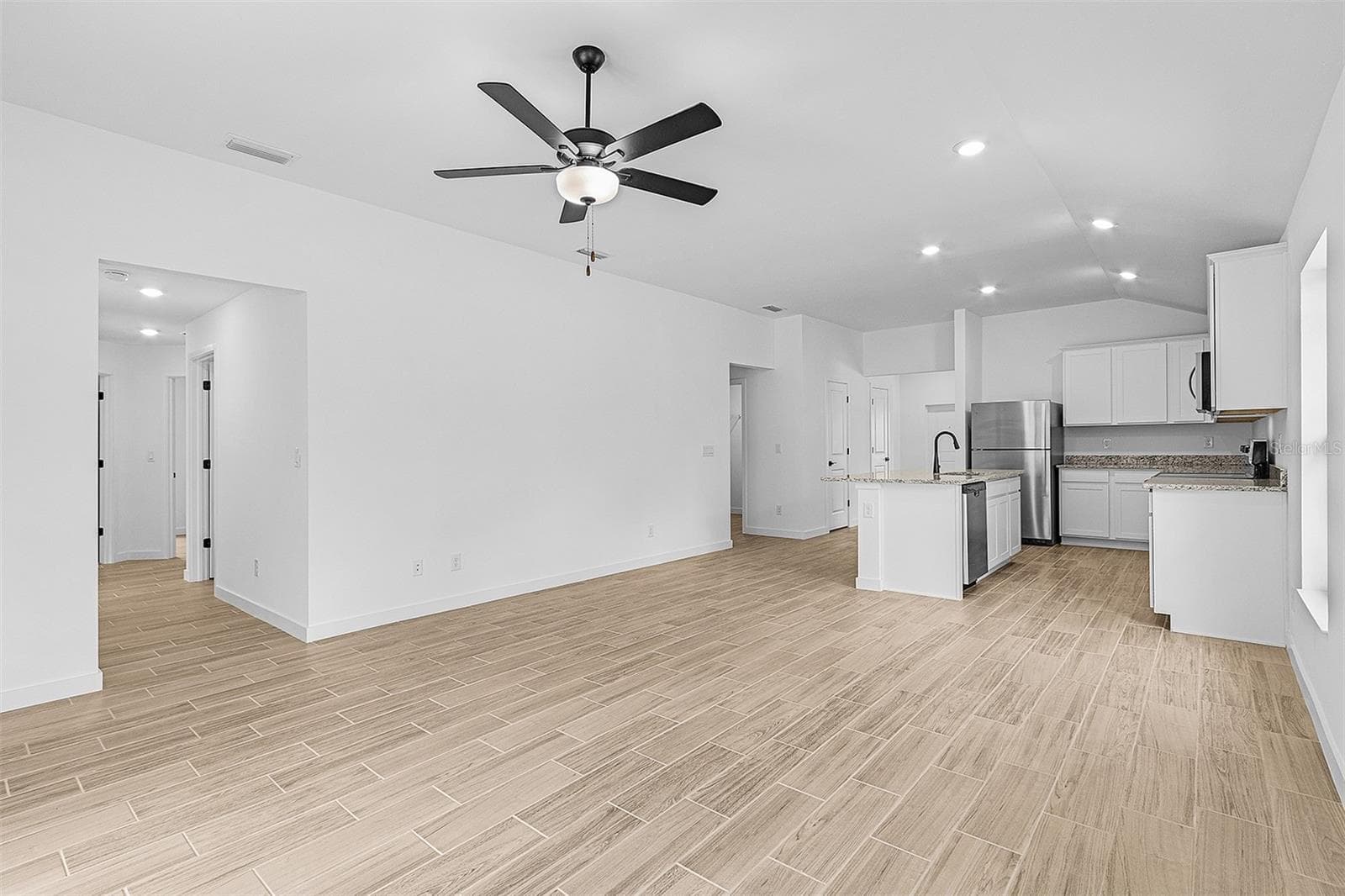 4081 LONGWELL LANE — photo 11 of 20