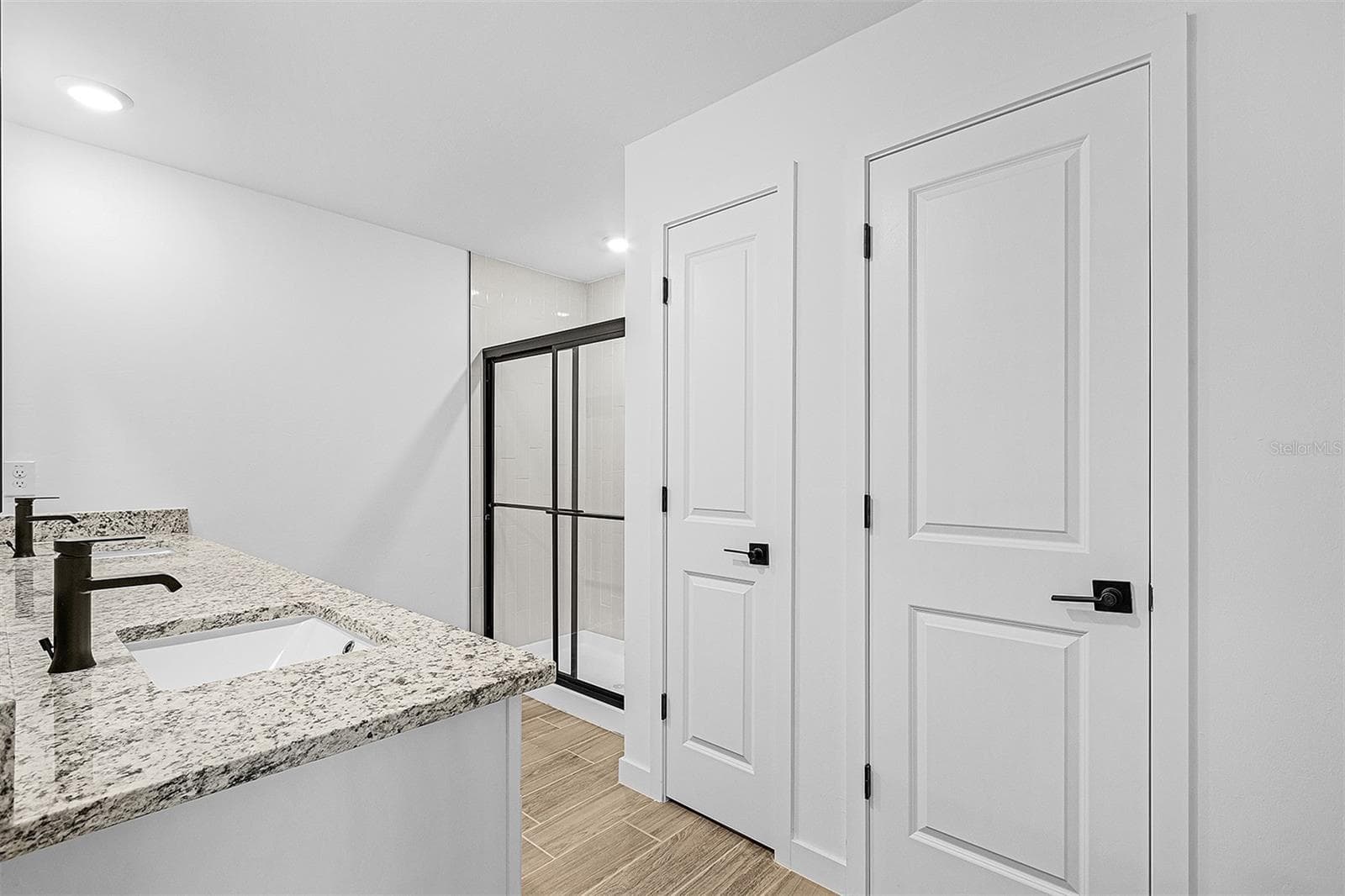 4081 LONGWELL LANE — photo 15 of 20