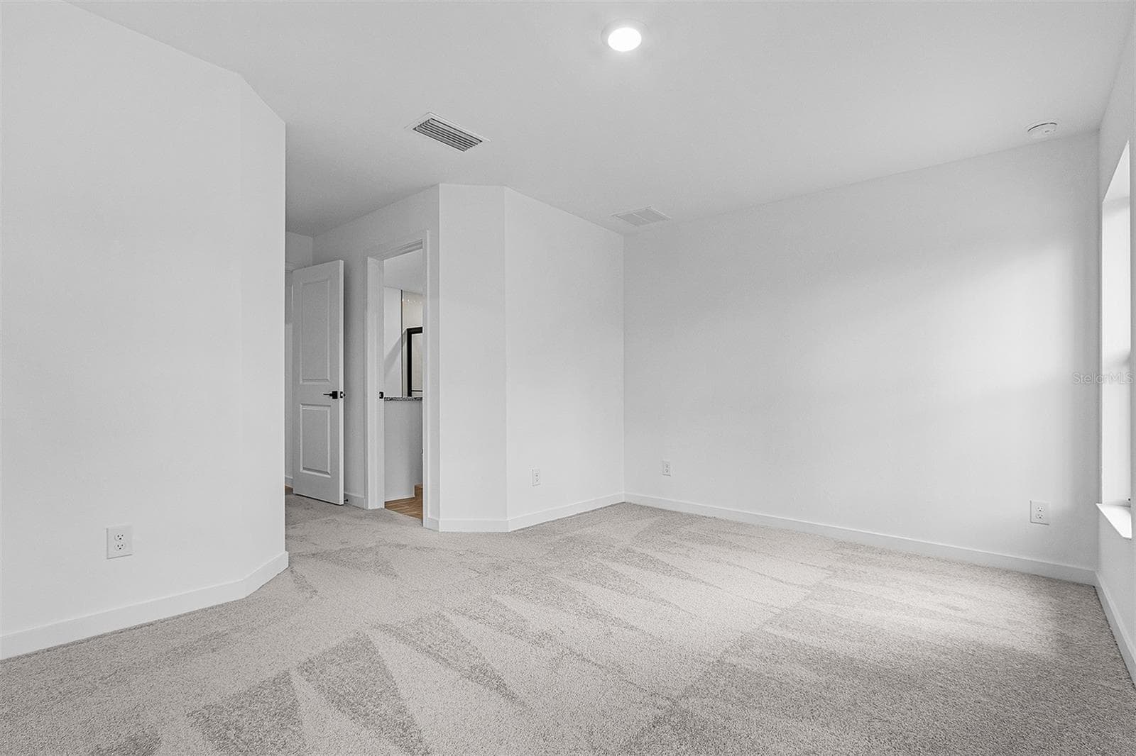 4081 LONGWELL LANE — photo 14 of 20