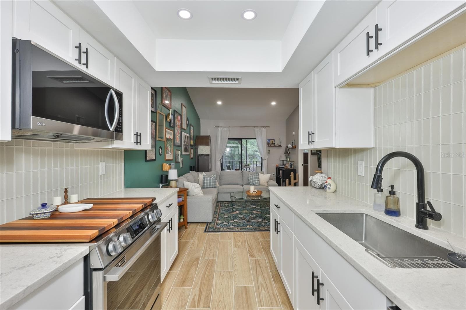 11800 PARK BOULEVARD — photo 4 of 36