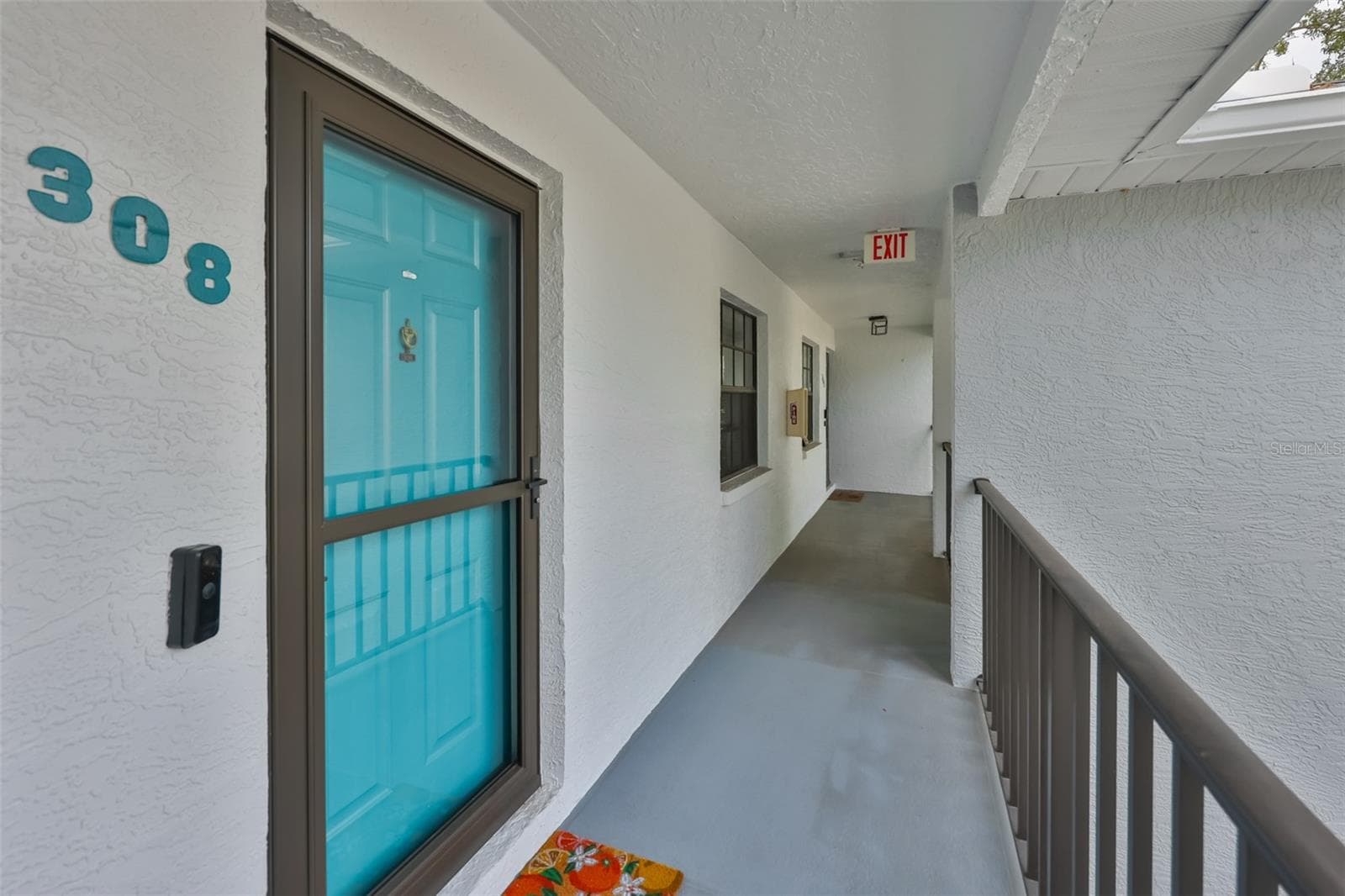 11800 PARK BOULEVARD — photo 3 of 36