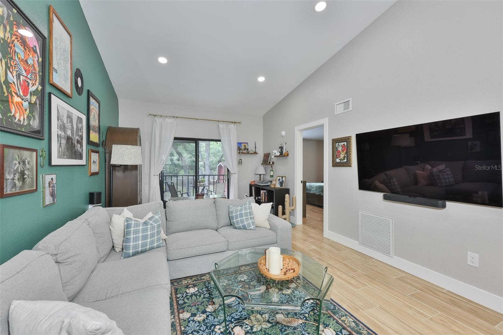 11800 PARK BOULEVARD — photo 7 of 36