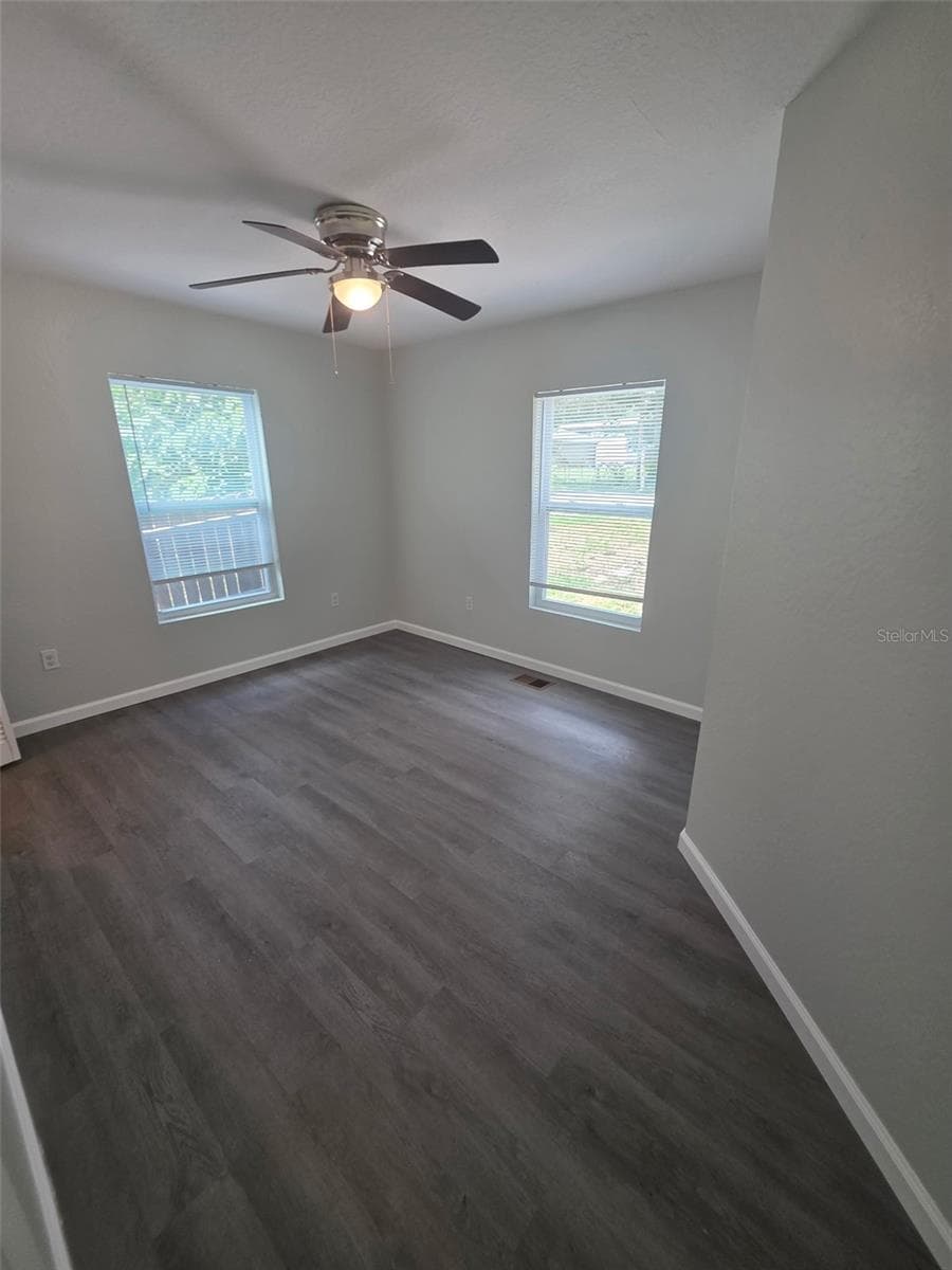 811 MERRIDALE AVENUE — photo 9 of 19