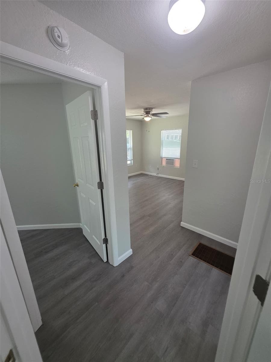 811 MERRIDALE AVENUE — photo 8 of 19