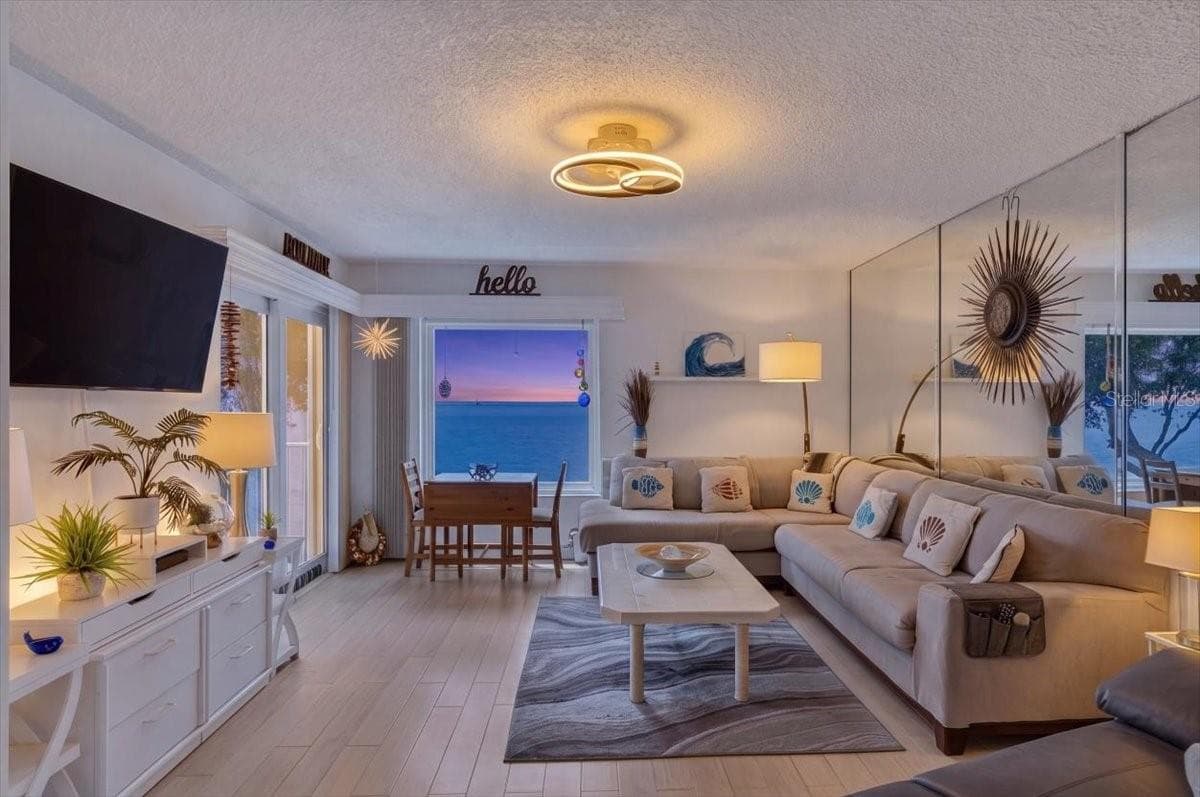7400 SUNSHINE SKYWAY LANE — photo 46 of 51