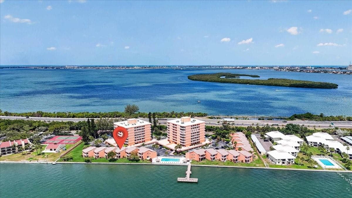7400 SUNSHINE SKYWAY LANE — photo 34 of 51