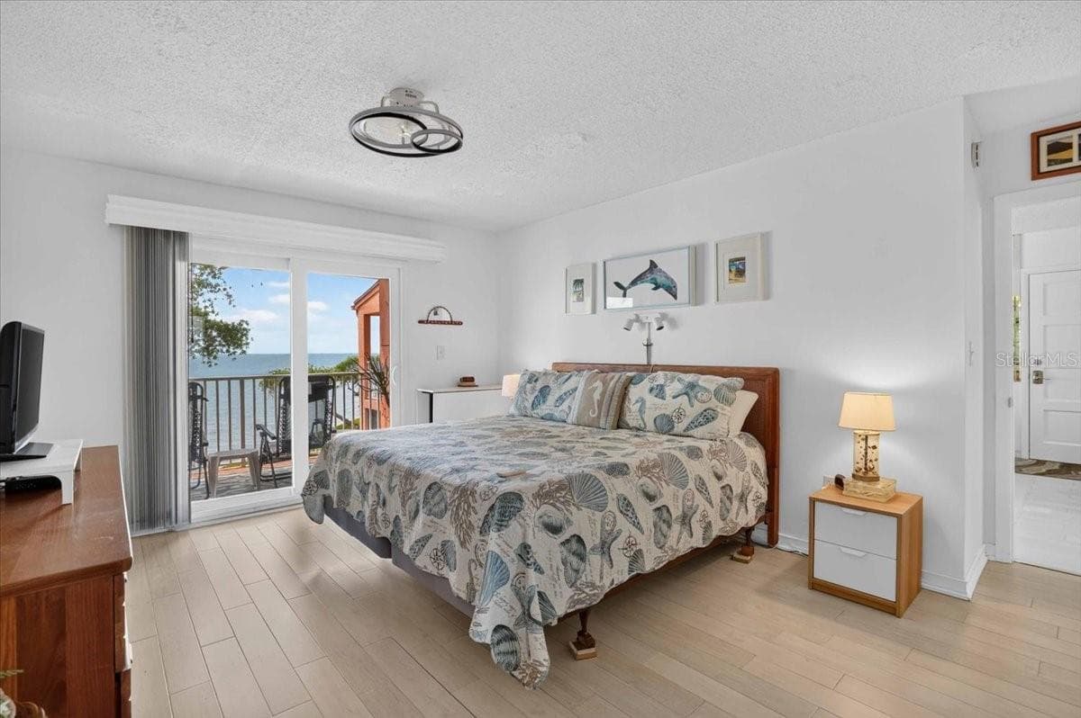 7400 SUNSHINE SKYWAY LANE — photo 24 of 51