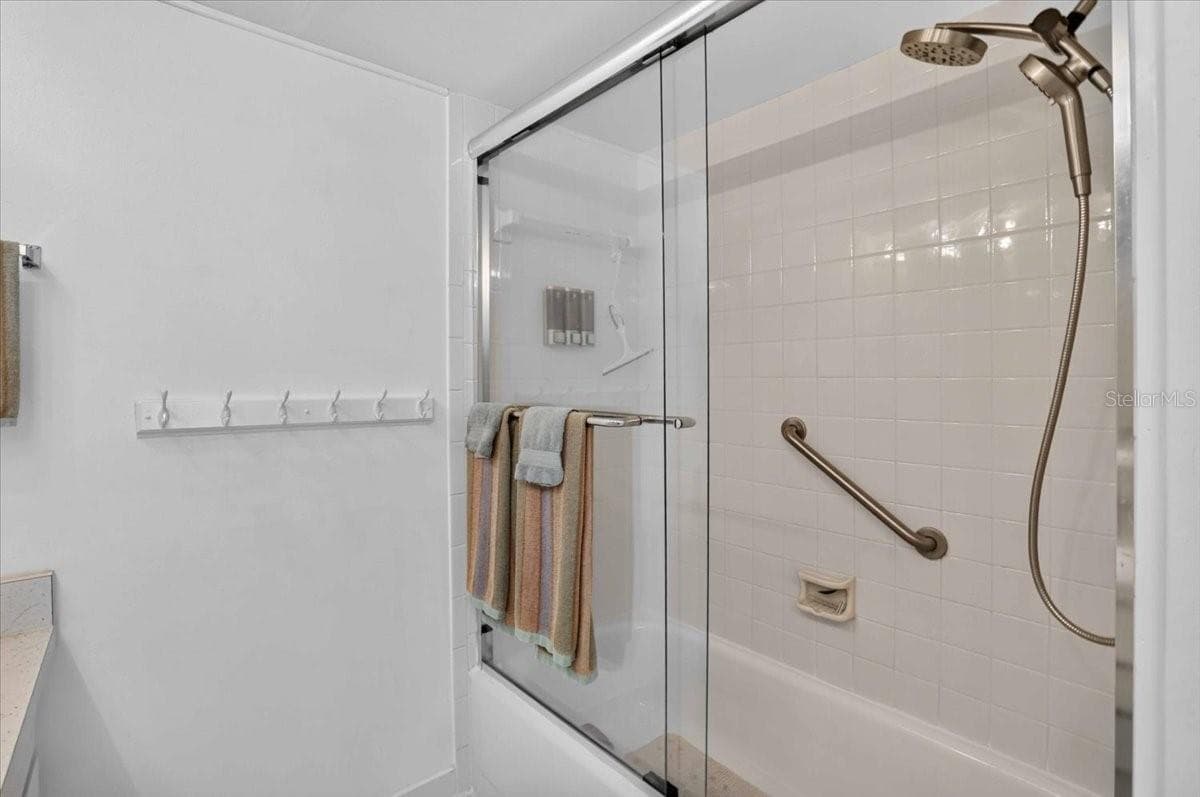 7400 SUNSHINE SKYWAY LANE — photo 27 of 51