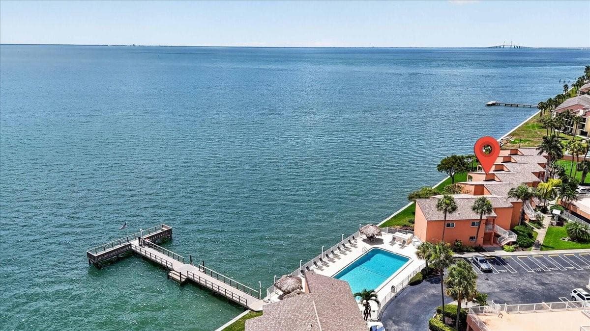 7400 SUNSHINE SKYWAY LANE — photo 31 of 51