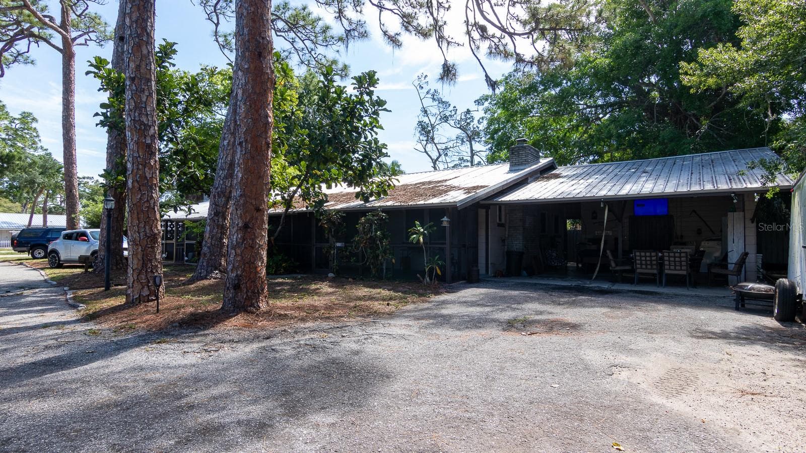 2110 PALM TERRACE