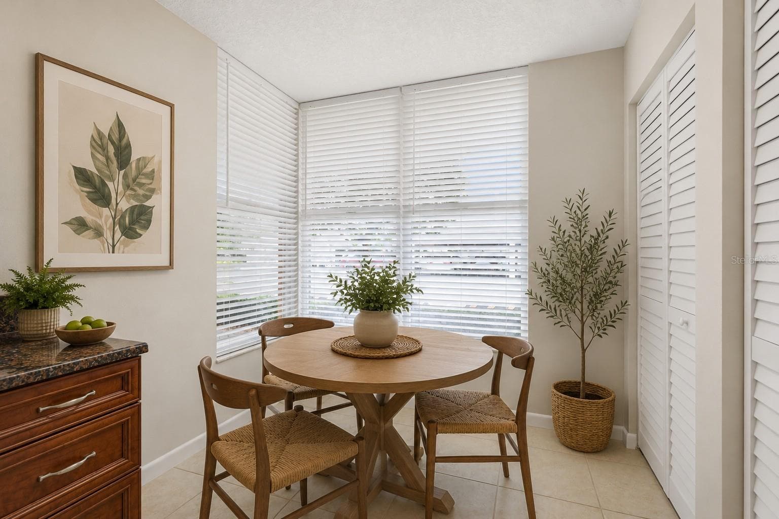 4550 PINEBROOK CIRCLE — photo 9 of 37
