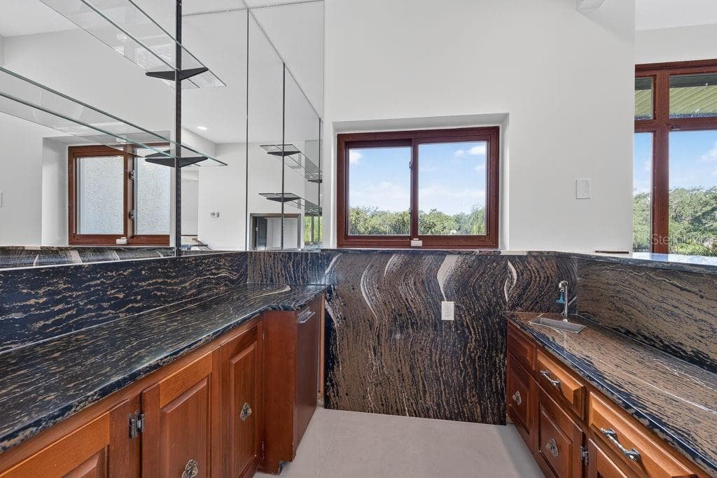 1007 LAKEWOOD DRIVE — photo 13 of 97