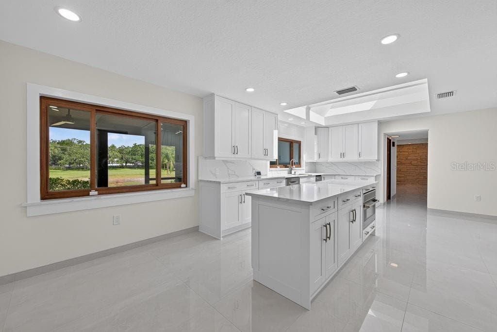 1007 LAKEWOOD DRIVE — photo 18 of 97