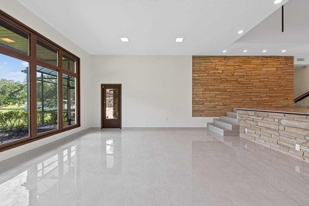 1007 LAKEWOOD DRIVE — photo 11 of 97