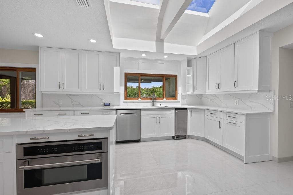 1007 LAKEWOOD DRIVE — photo 17 of 97