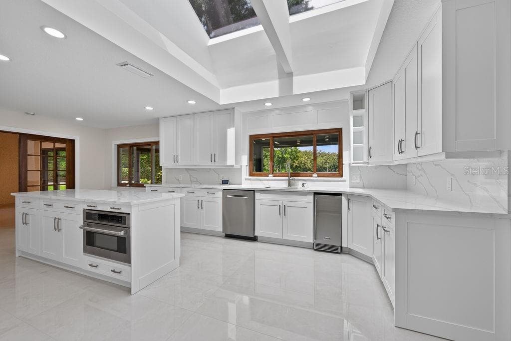 1007 LAKEWOOD DRIVE — photo 15 of 97