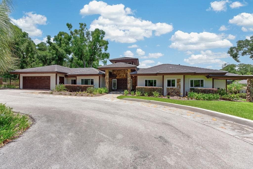 1007 LAKEWOOD DRIVE — photo 1 of 97
