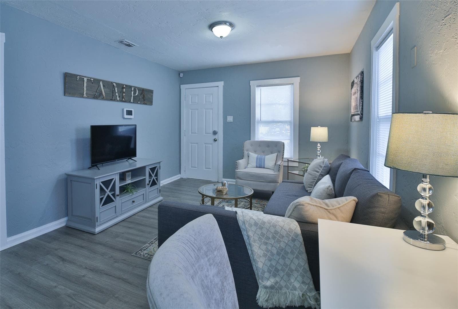 3909 DARWIN AVENUE — photo 5 of 24