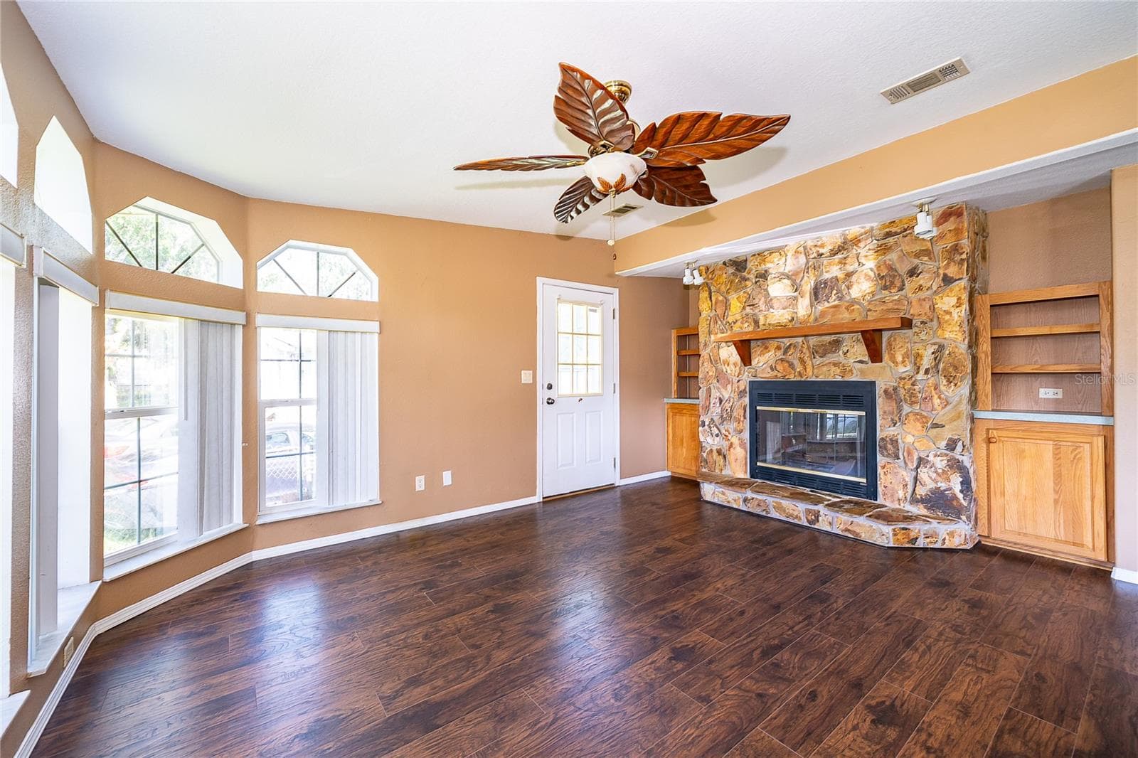 800 GEE CREEK COURT — photo 10 of 31
