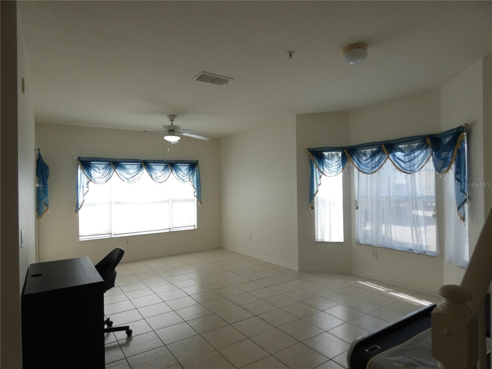 2406 GRAND CENTRAL PARKWAY — photo 4 of 26