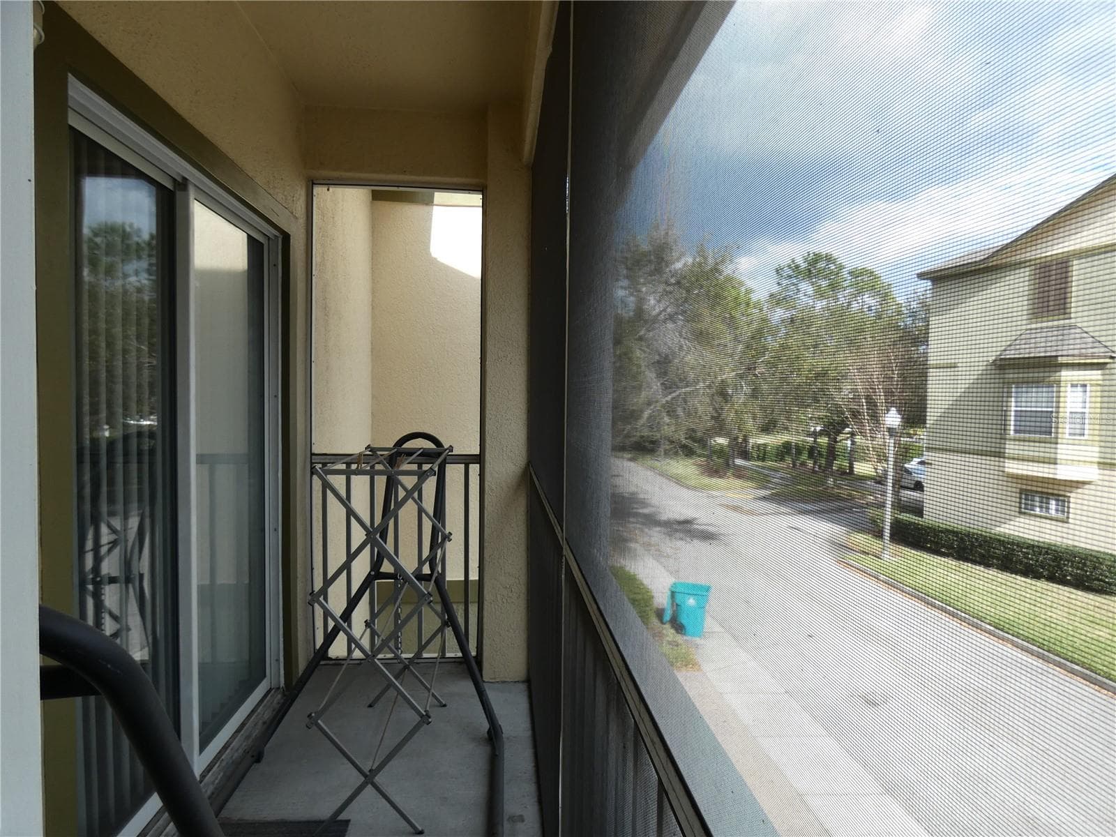 2406 GRAND CENTRAL PARKWAY — photo 11 of 26