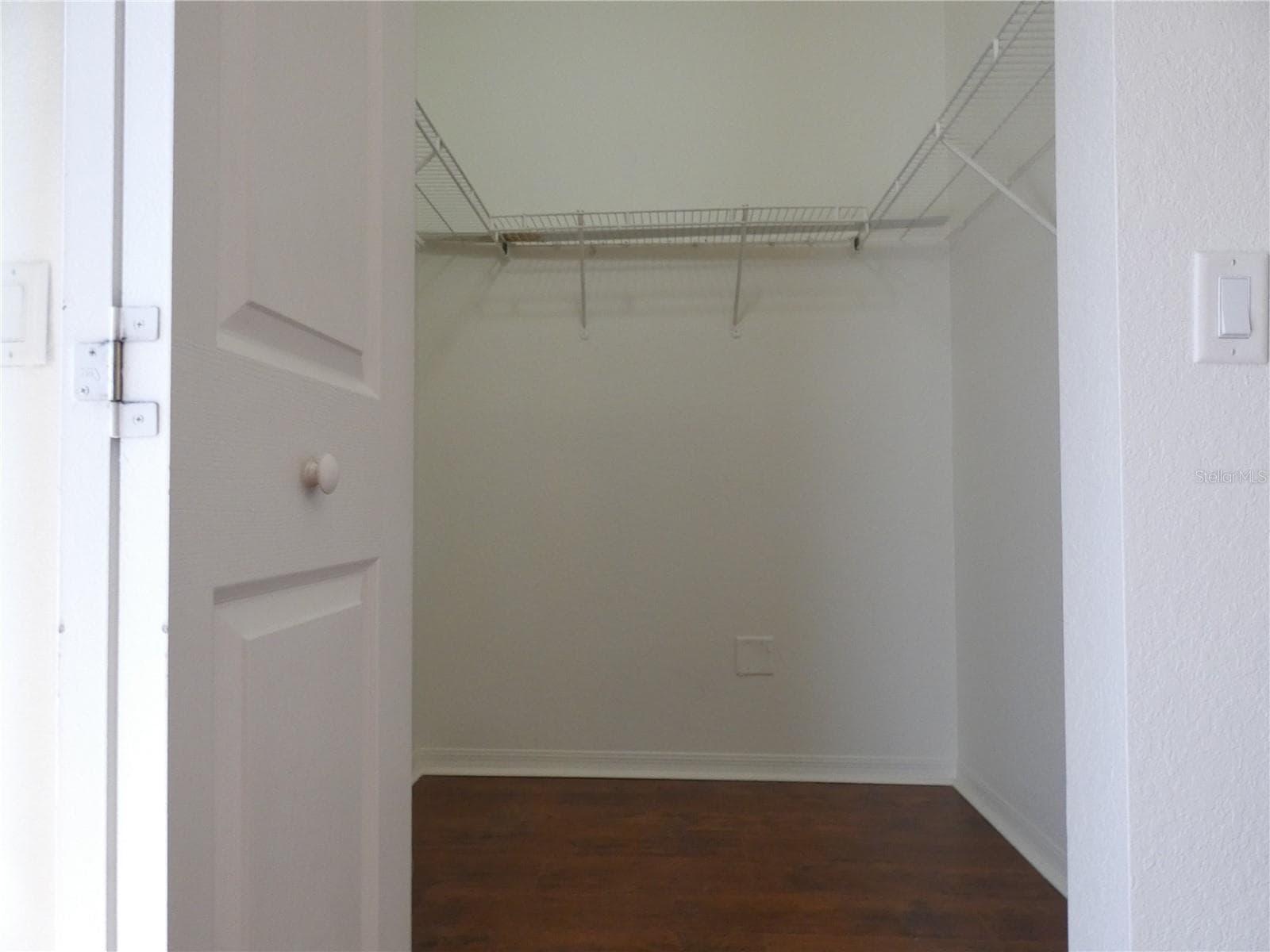 2406 GRAND CENTRAL PARKWAY — photo 7 of 26