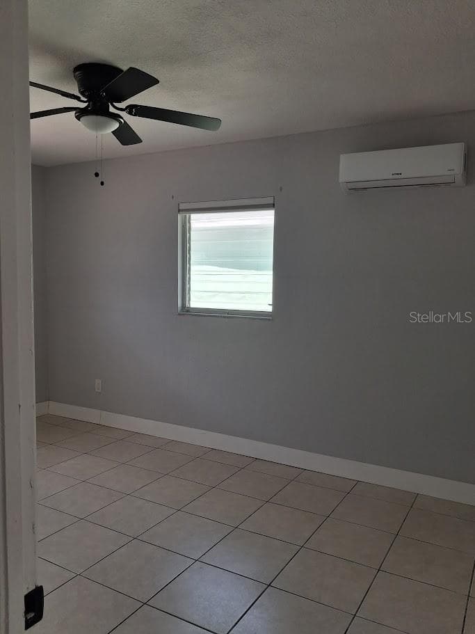 217 BANANA STREET — photo 11 of 33