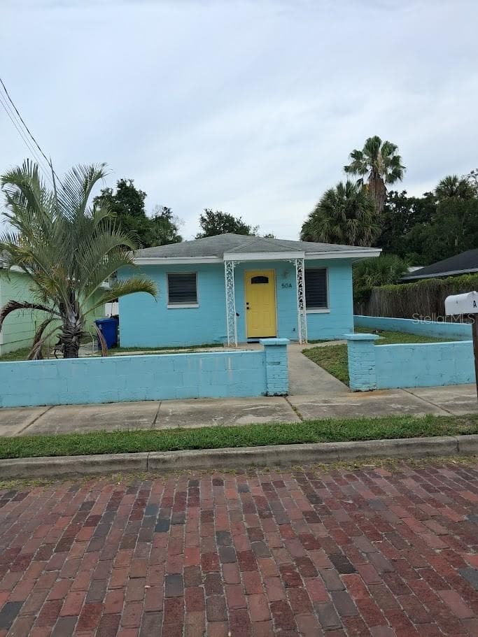 217 BANANA STREET — photo 3 of 33