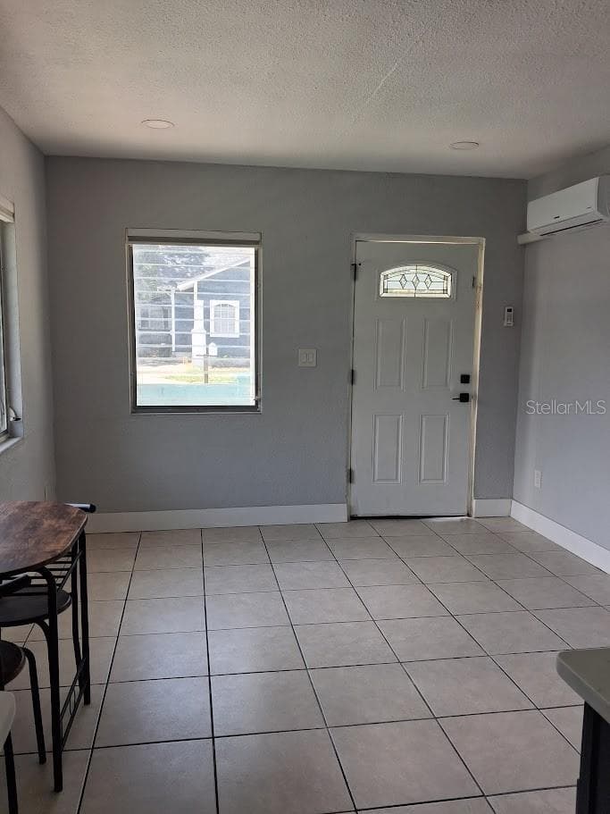 217 BANANA STREET — photo 10 of 33