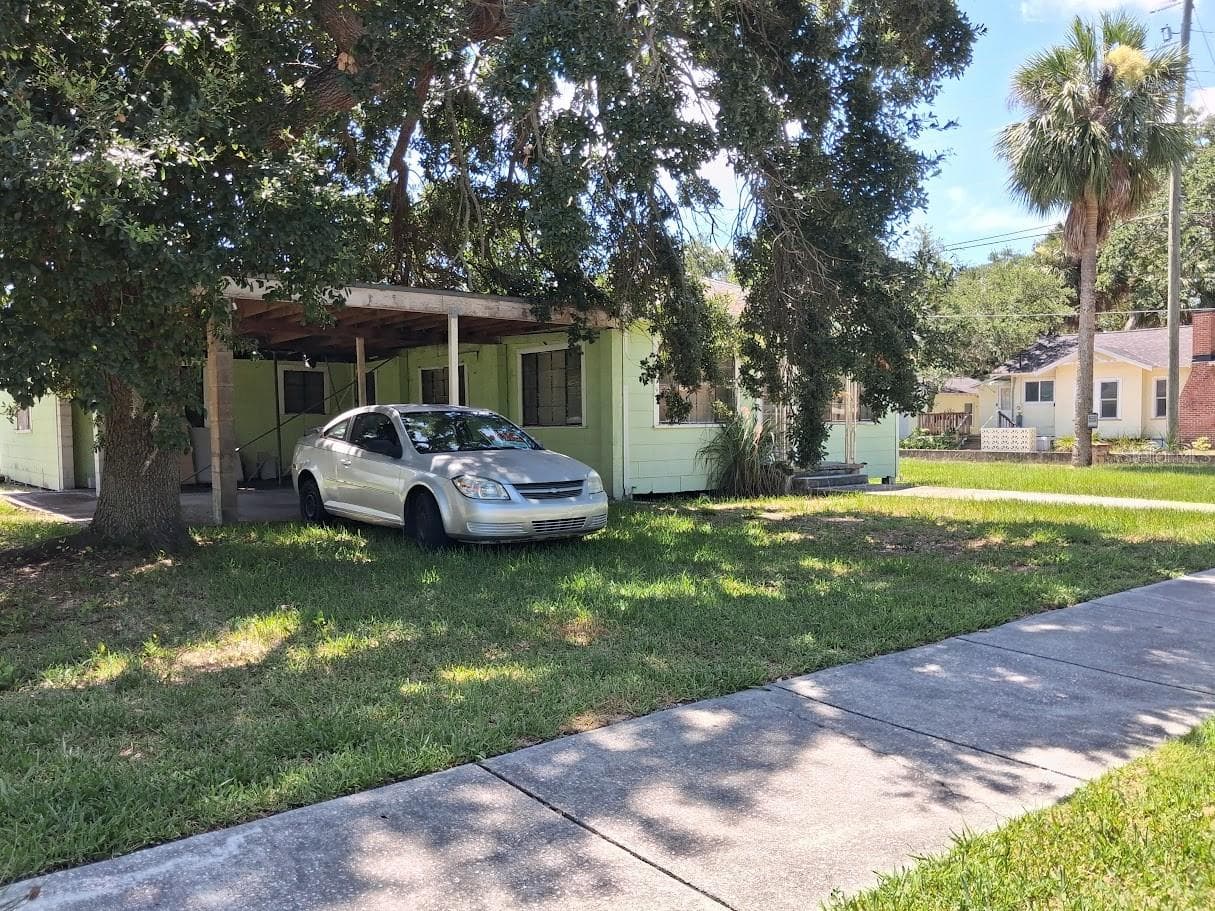 217 BANANA STREET — photo 29 of 33