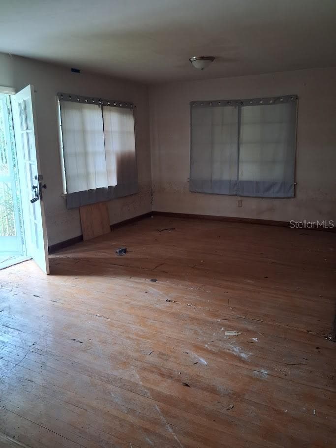 217 BANANA STREET — photo 16 of 33