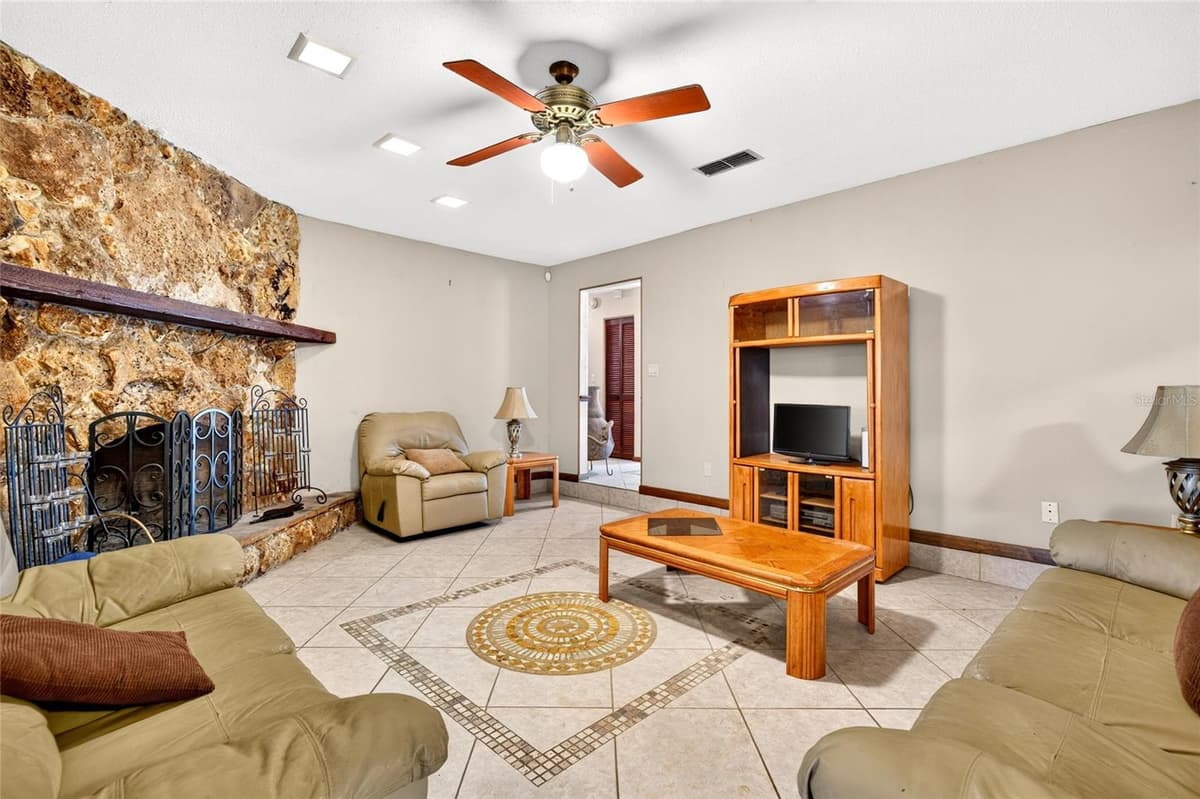4711 COUNTY ROAD 134 — photo 8 of 53
