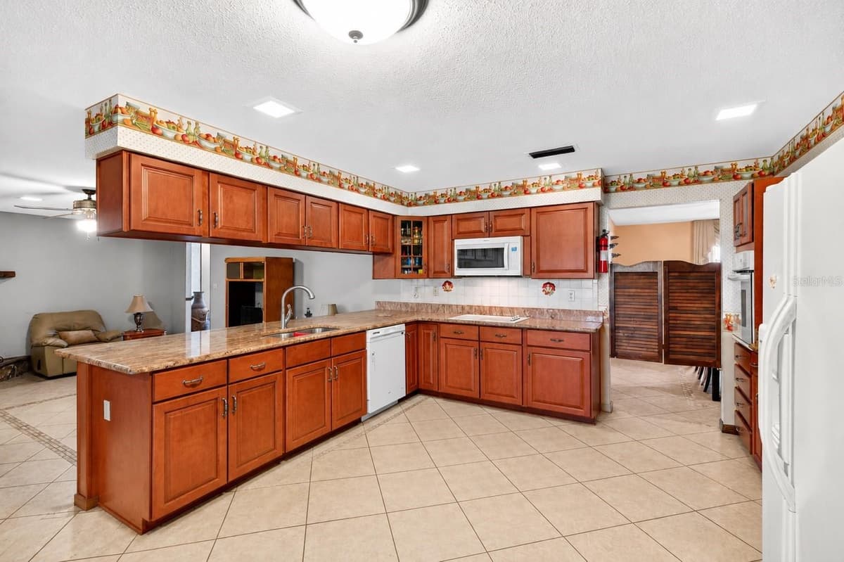 4711 COUNTY ROAD 134 — photo 12 of 53