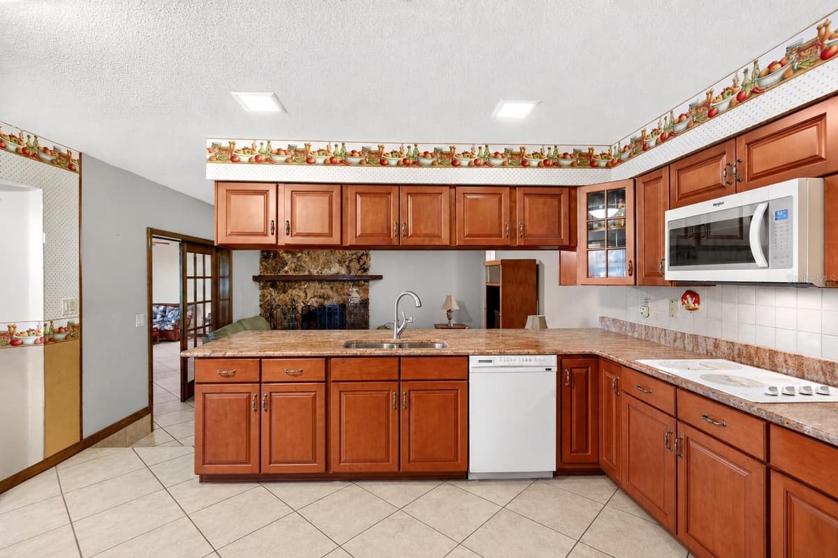 4711 COUNTY ROAD 134 — photo 13 of 53